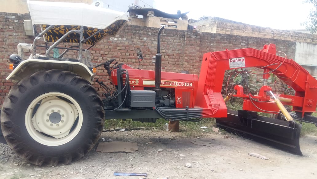 Tractor Grader Machine